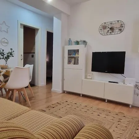 Piso Familiar Y Con Encanto 公寓 *
